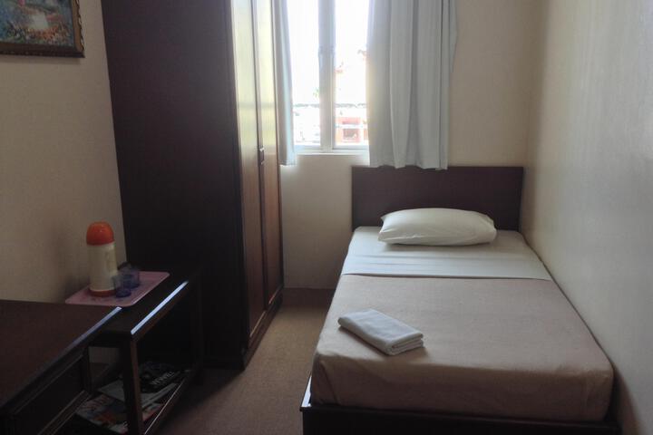 Room 3 of 6