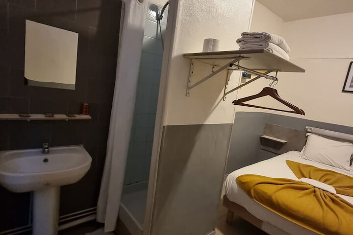 Room 12 of 12