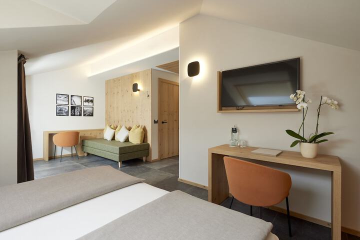 Room 25 of 73