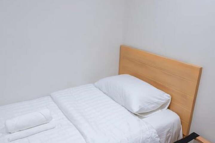 Room 13 of 50