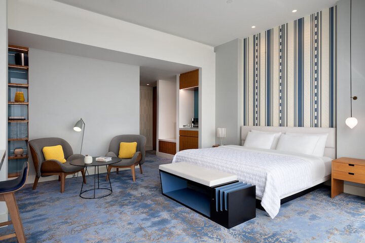 Room 16 of 72