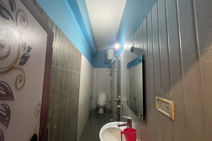 Room 69 of 94