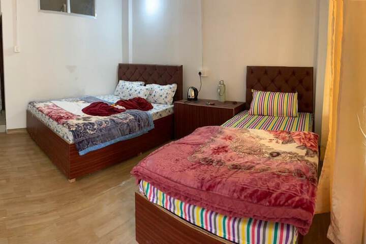 Room 2 of 18