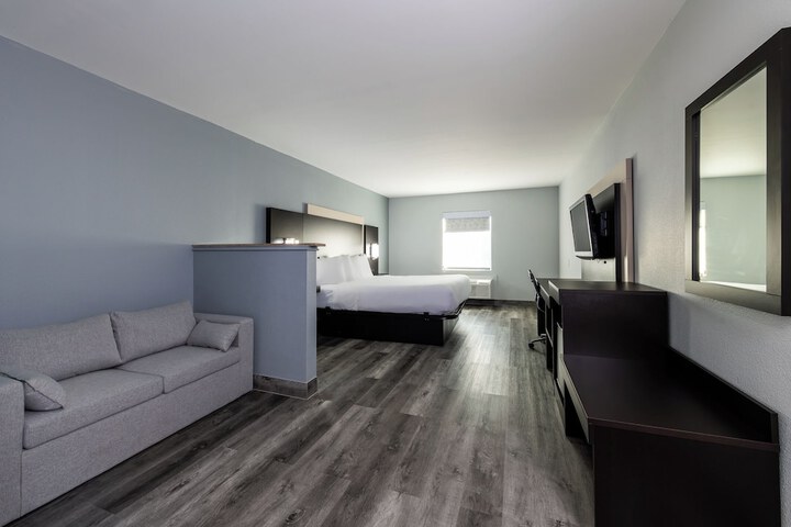 Room 9 of 20