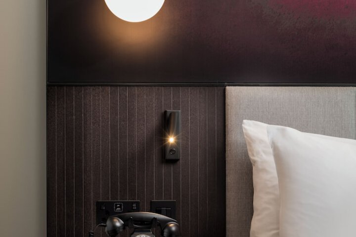 Room 25 of 110