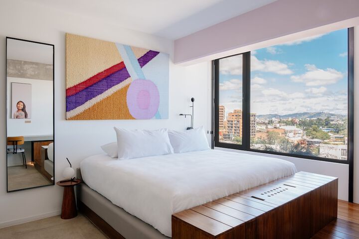 Room 16 of 40