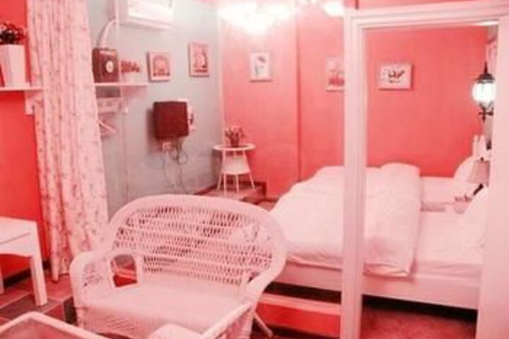 Room 18 of 29