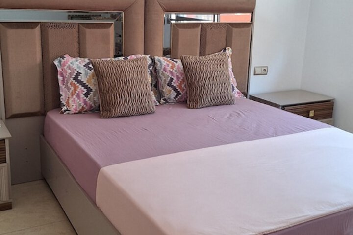 Room 28 of 67