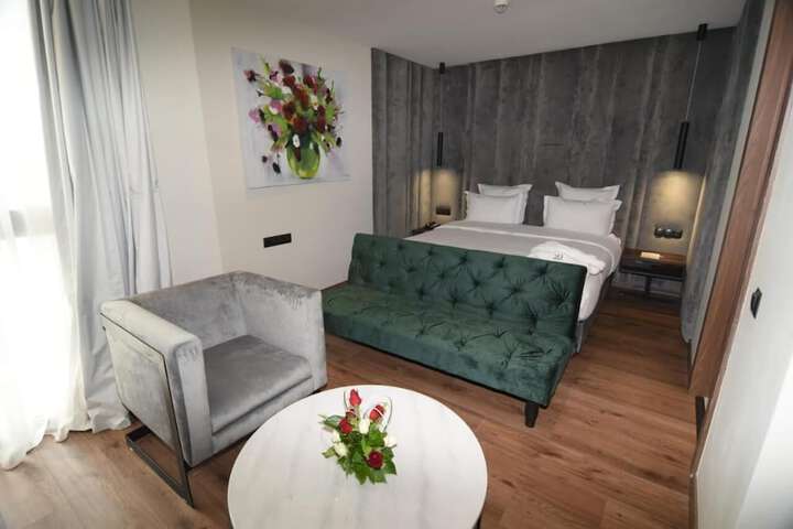 Room 17 of 53