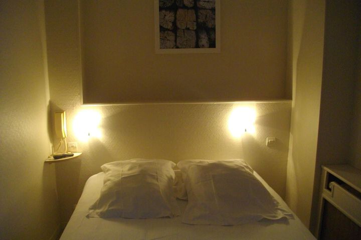 Room 10 of 45