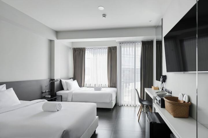 Room 11 of 38