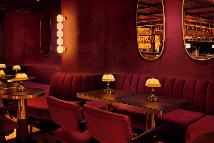 Lounge 43 of 63