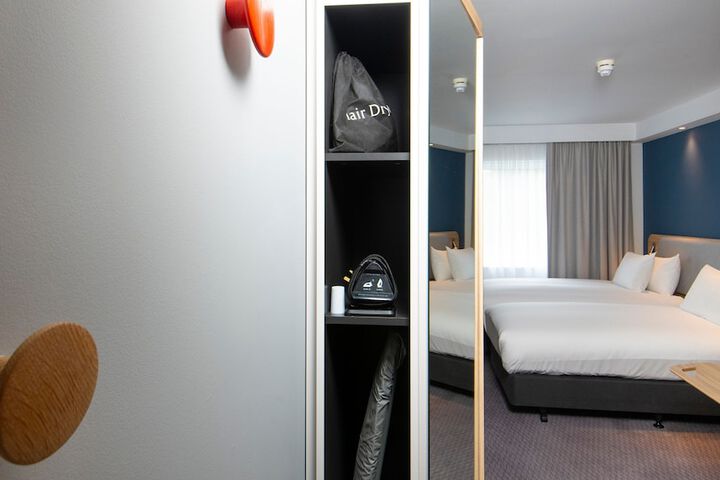 Room 18 of 51