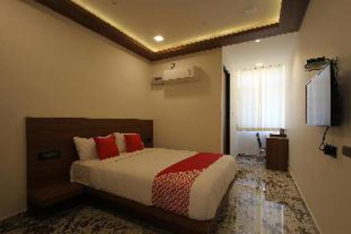 Room 9 of 22