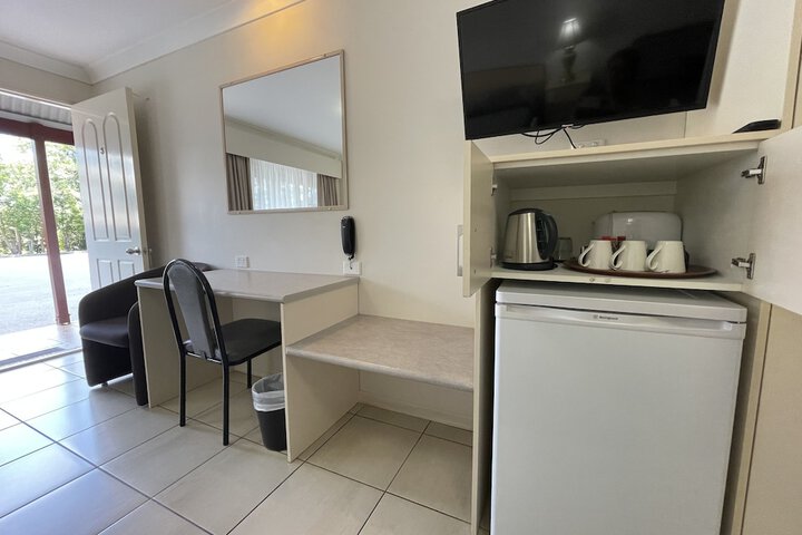 Room 2 of 51