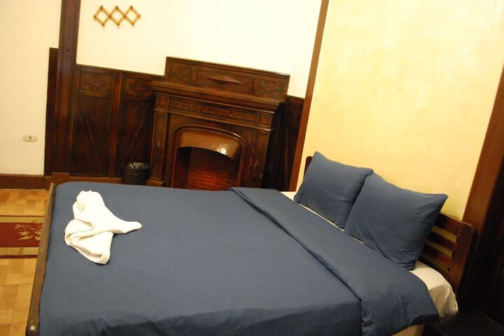 Room 16 of 60