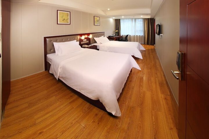 Room 12 of 70