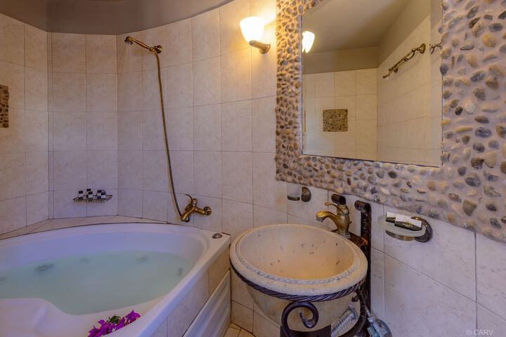 Hot Tub 70 of 168