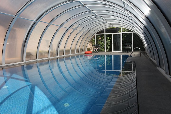 Pools & Facilities