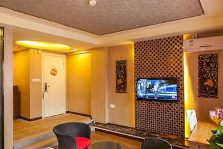 Room 5 of 7