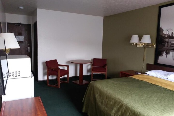Room 17 of 32