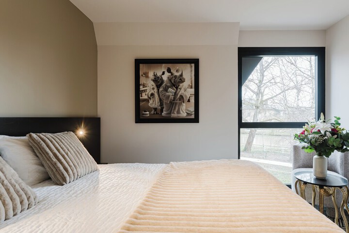 Room 6 of 47