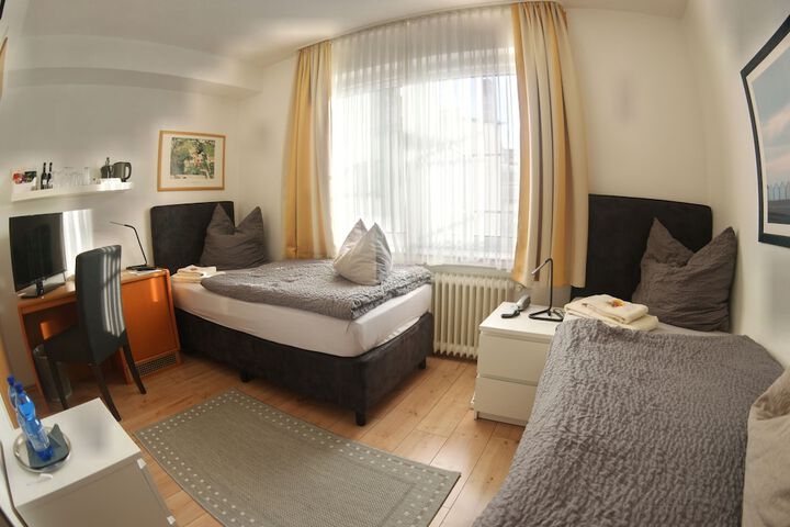 Room 15 of 30