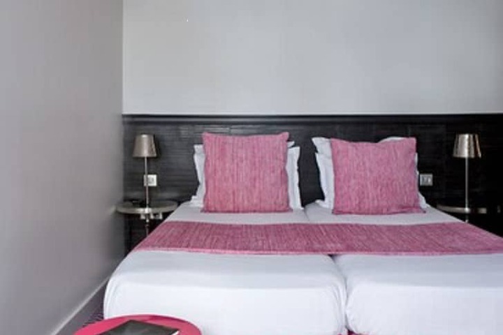 Room 10 of 36