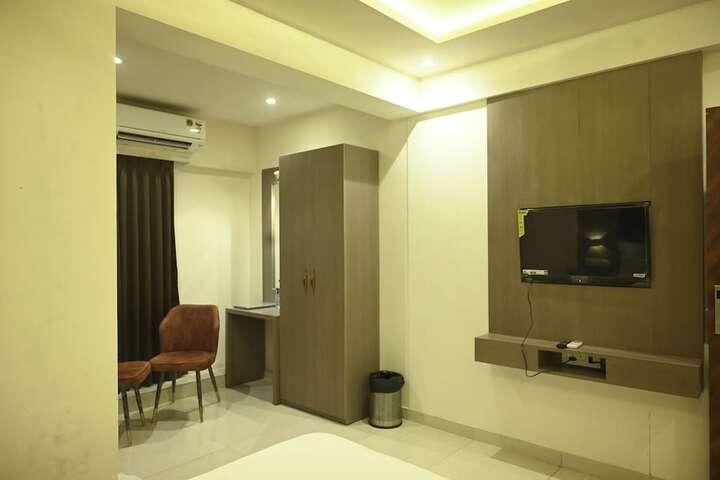 Room 18 of 38
