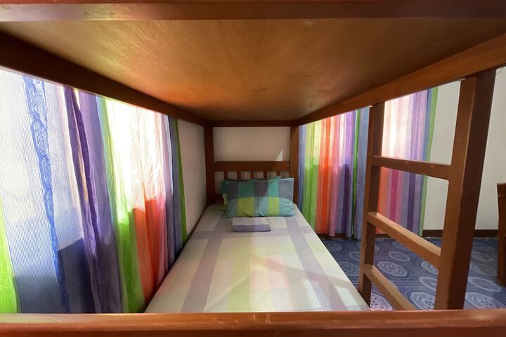Room 11 of 200