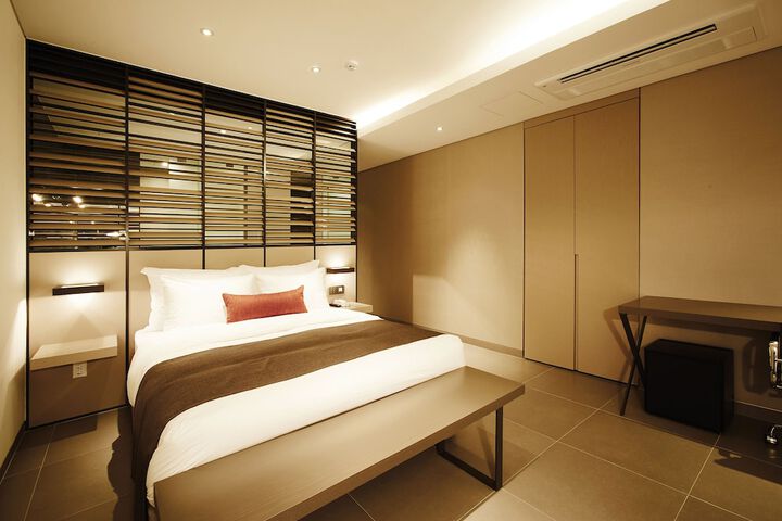 Room 20 of 64