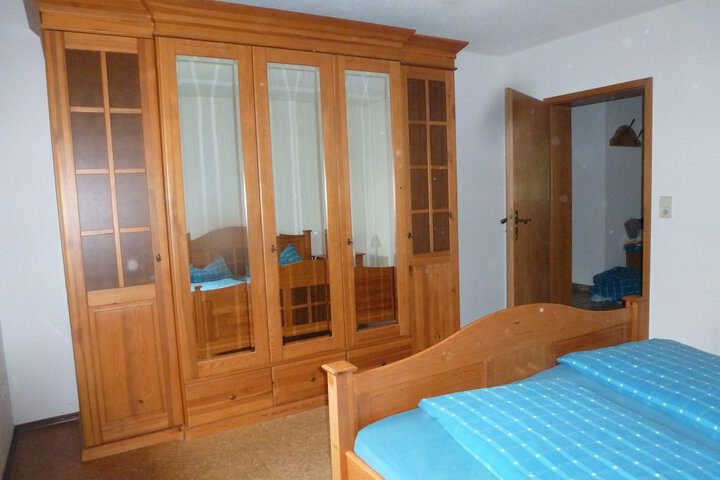 Room 12 of 90
