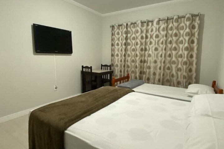 Room 5 of 18