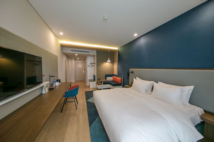 Room 22 of 60