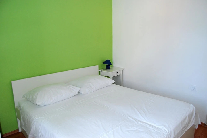 Room 5 of 19
