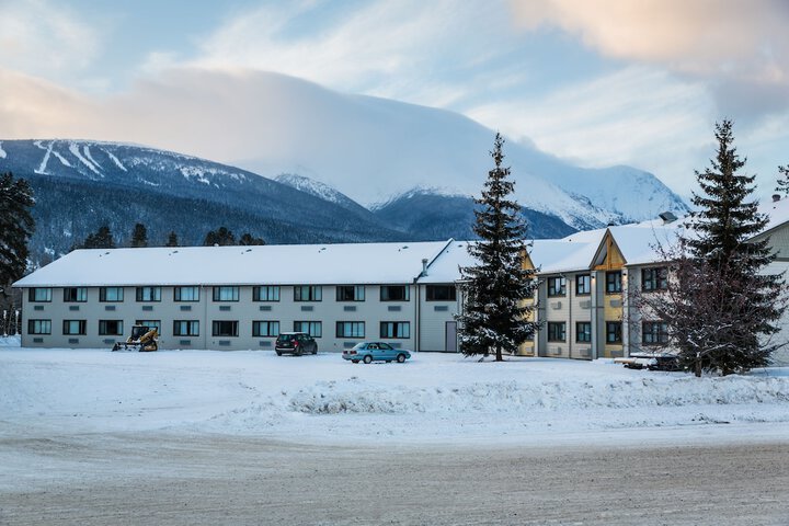 Prestige Hudson Bay Lodge