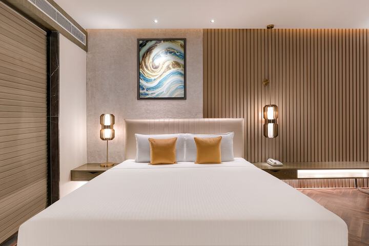 Room 8 of 85