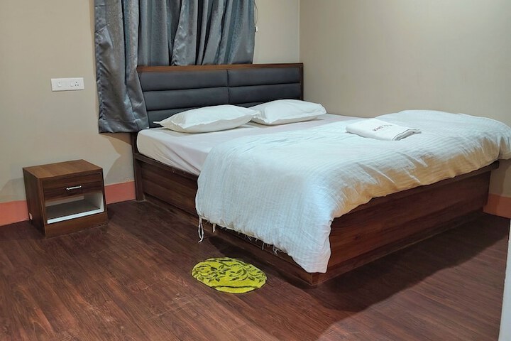 Room 6 of 24