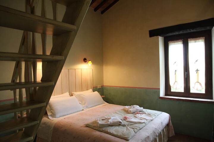 Room 8 of 36