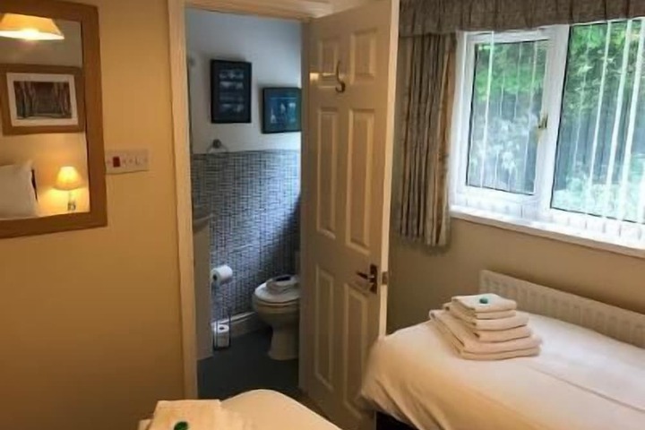 Room 9 of 30