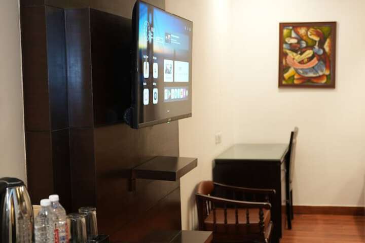 Room 20 of 34