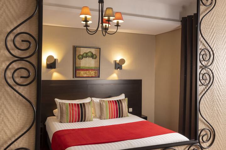 Room 10 of 60