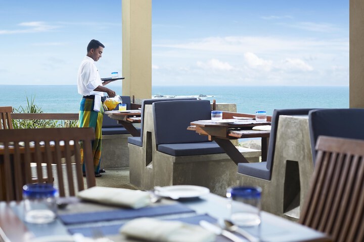 Dining 95 of 106