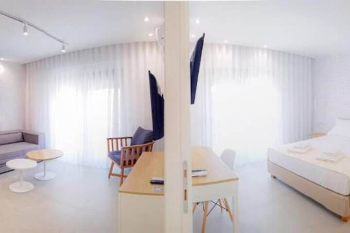 Room 6 of 19