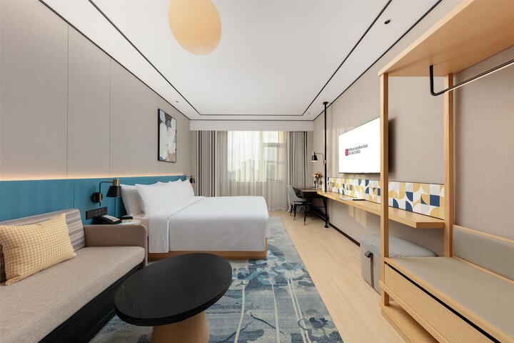 Room 30 of 79