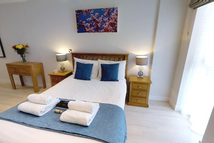 Room 3 of 20
