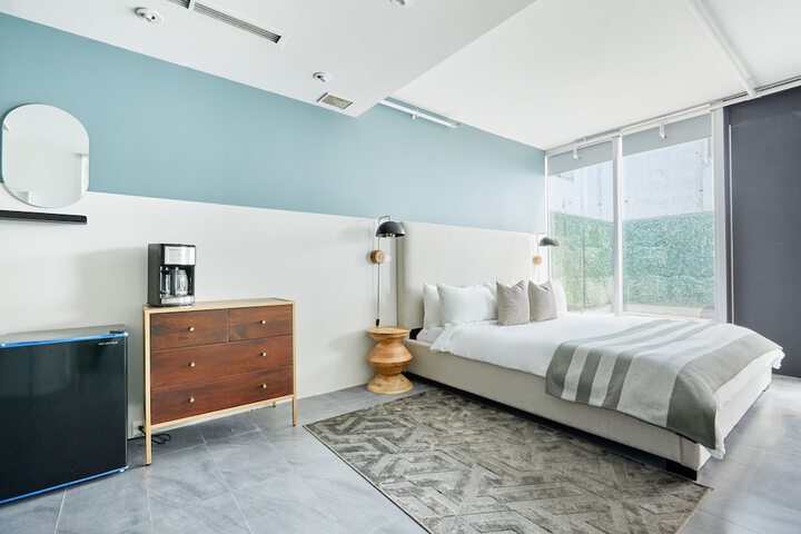 Room 2 of 36