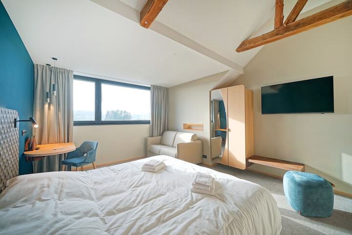 Room 8 of 37