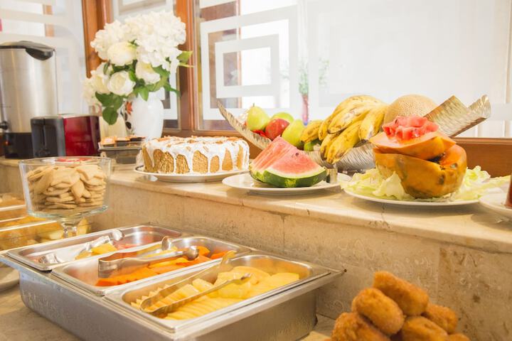 Breakfast/Coffee Service 62 of 80