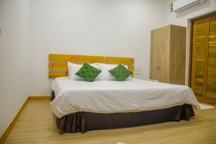 Room 7 of 48